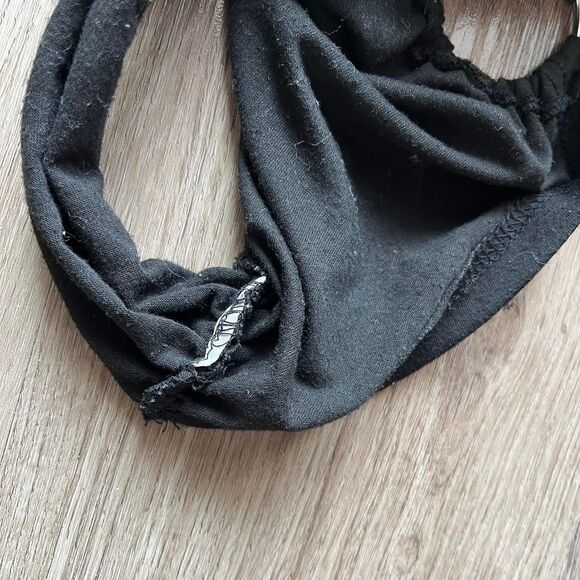 Women's Black halter top with adjustable tie back no size tag - Picture 2 of 4